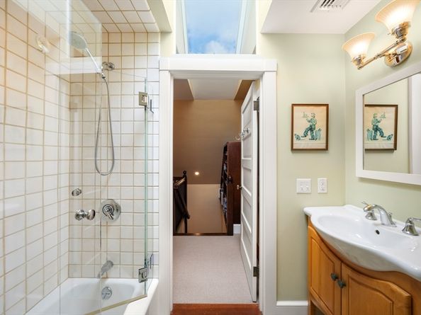 40 Heath Hill St, Brookline MA 02445