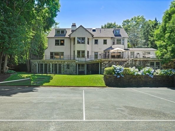 40 Heath Hill St, Brookline MA 02445