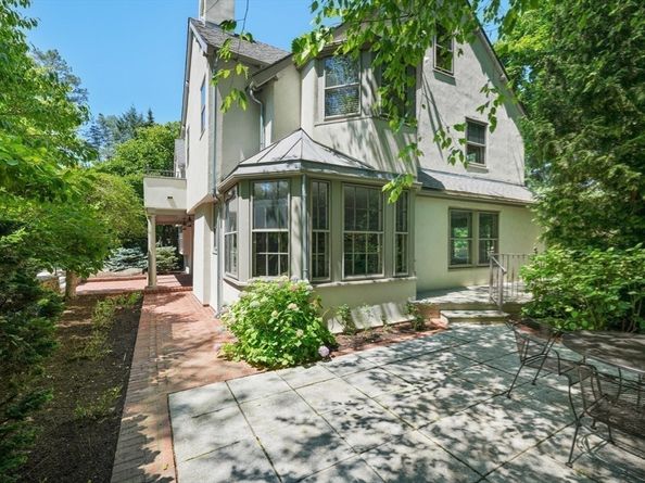 40 Heath Hill St, Brookline MA 02445