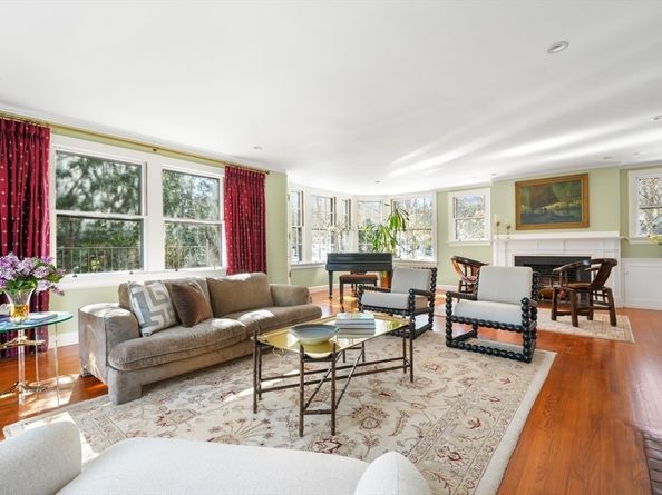 40 Heath Hill St, Brookline MA 02445
