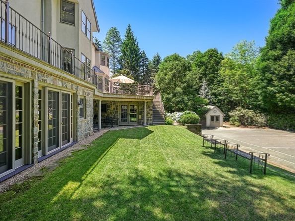 40 Heath Hill St, Brookline MA 02445