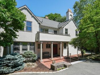 40 Heath Hill St