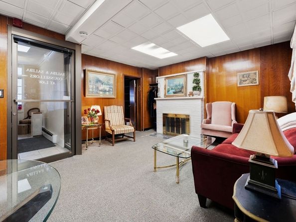 4 Derne 1, Boston MA 02114
