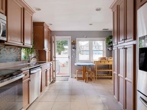 10 Elwood Pl, Revere MA 02151