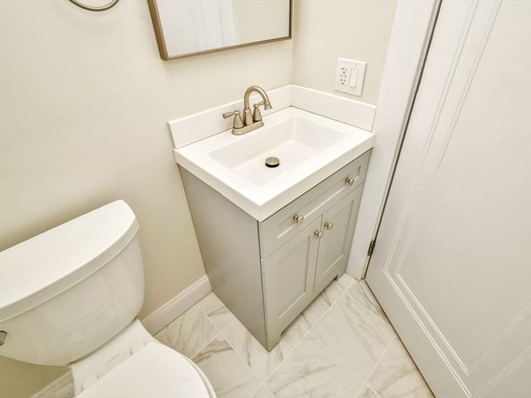 15 Highland Ave, Braintree MA 02184