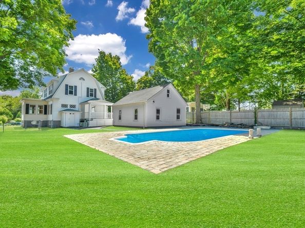 15 Highland Ave, Braintree MA 02184