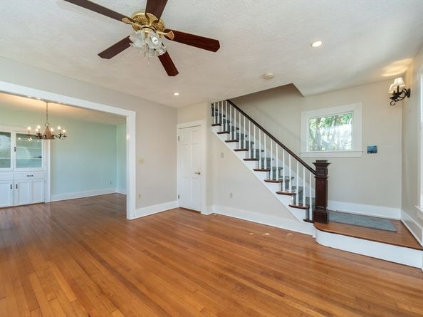 89 1/2 Walnut St, Clinton MA 01510