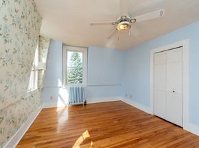 89 1/2 Walnut St, Clinton MA 01510