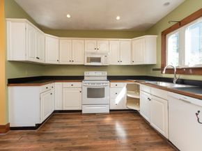 89 1/2 Walnut St, Clinton MA 01510