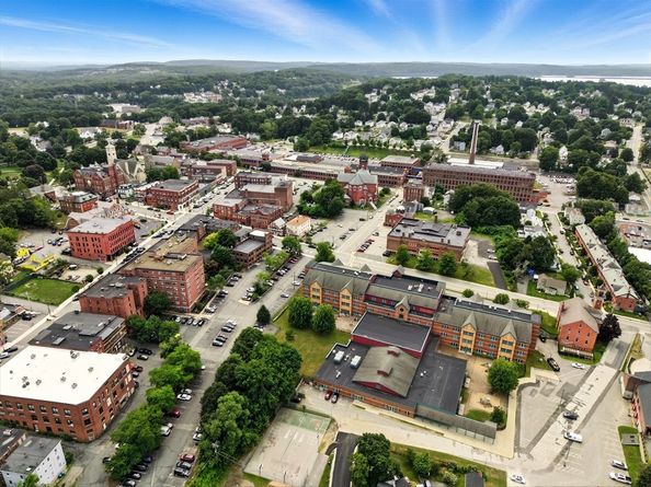 89 1/2 Walnut St, Clinton MA 01510