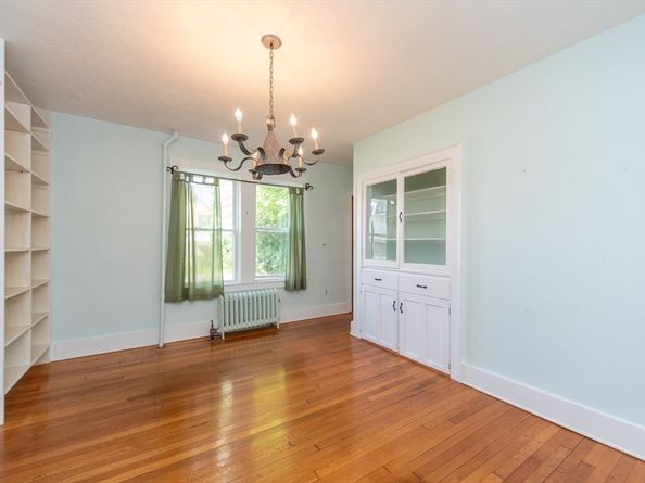 89 1/2 Walnut St, Clinton MA 01510