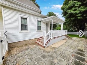941 S Franklin St, Holbrook MA 02343