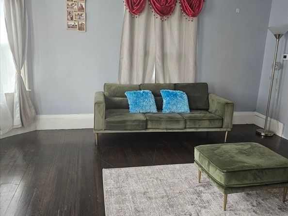 941 S Franklin St, Holbrook MA 02343
