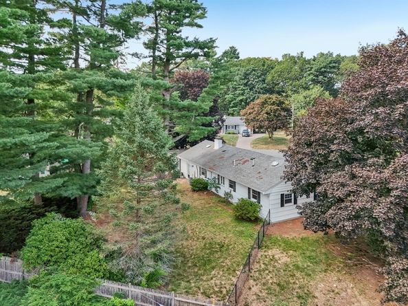 36 Pondview Cir, Brockton MA 02301