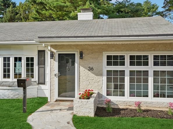 36 Pondview Cir, Brockton MA 02301