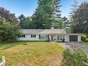 36 Pondview Cir, Brockton MA 02301