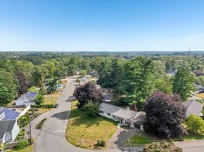 36 Pondview Cir, Brockton MA 02301