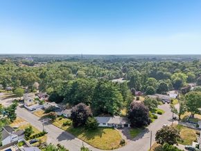 36 Pondview Cir, Brockton MA 02301
