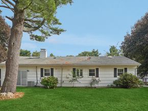 36 Pondview Cir, Brockton MA 02301