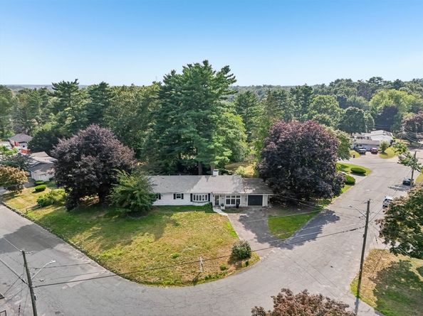 36 Pondview Cir, Brockton MA 02301