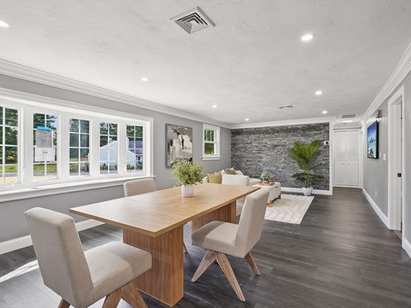 36 Pondview Cir, Brockton MA 02301