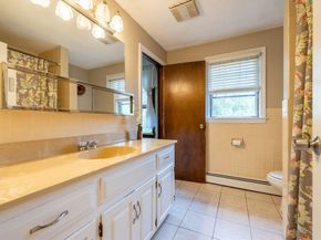32 Benton Cir, Reading MA 01867