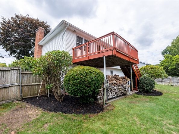 32 Benton Cir, Reading MA 01867