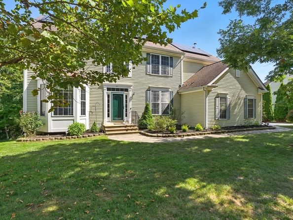 25 Poplar Street, Grafton MA 01560