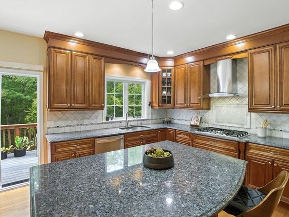 25 Poplar Street, Grafton MA 01560