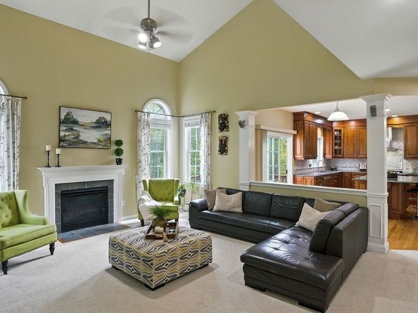 25 Poplar Street, Grafton MA 01560