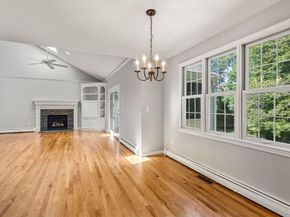 8 Oscars Way, Maynard MA 01754