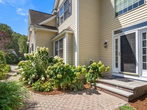 8 Oscars Way, Maynard MA 01754