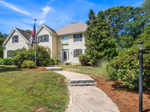 8 Oscars Way, Maynard MA 01754