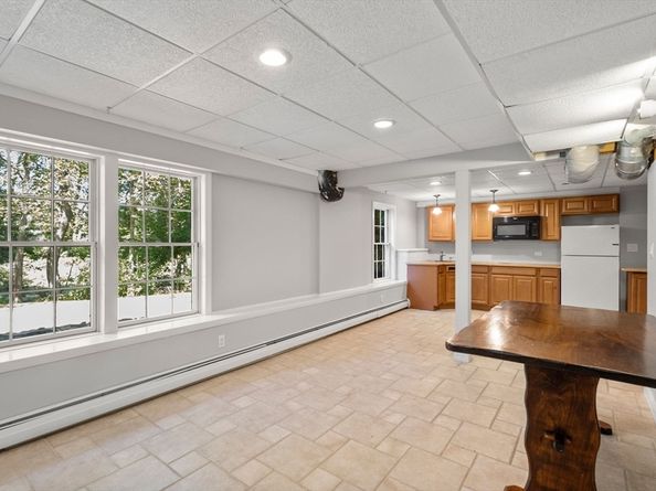 8 Oscars Way, Maynard MA 01754