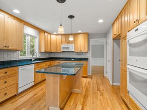 8 Oscars Way, Maynard MA 01754