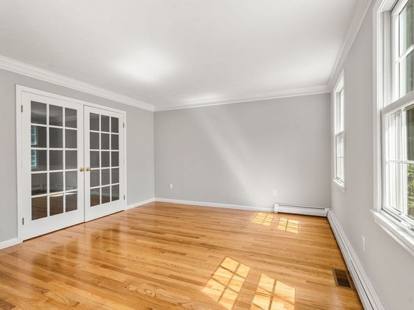 8 Oscars Way, Maynard MA 01754
