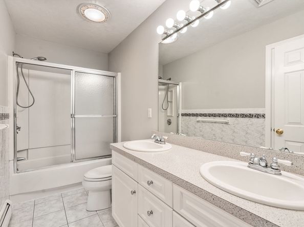 8 Oscars Way, Maynard MA 01754