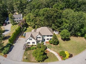 8 Oscars Way, Maynard MA 01754