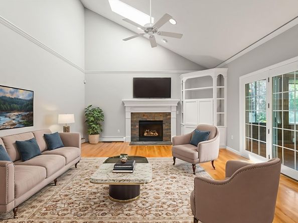 8 Oscars Way, Maynard MA 01754