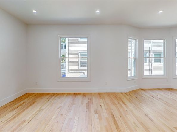151 Townsend 1L, Boston MA 02121