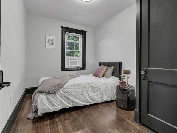50 Sprague St, Dedham MA 02026