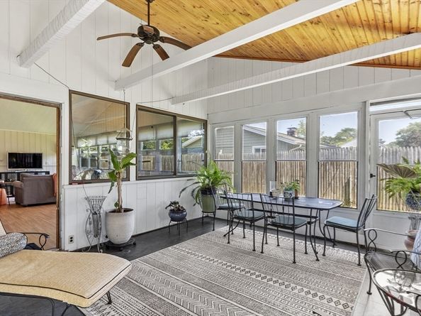 52 Lohnes Rd, Framingham MA 01701