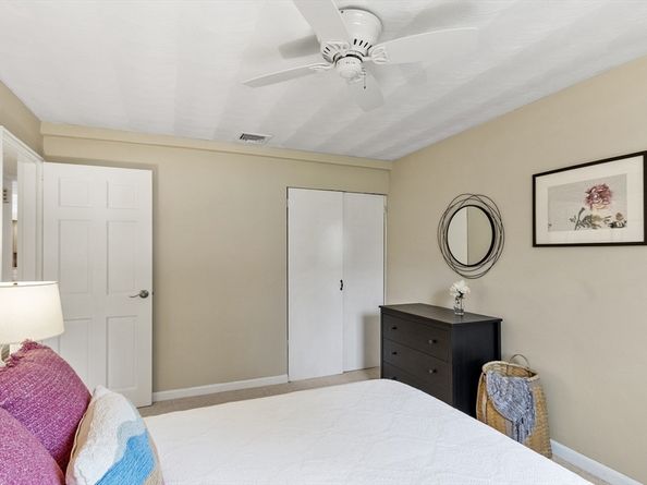 52 Lohnes Rd, Framingham MA 01701