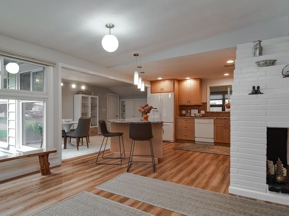 52 Lohnes Rd, Framingham MA 01701