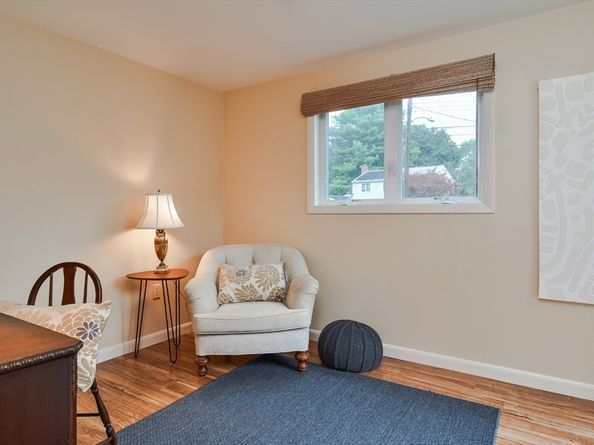 52 Lohnes Rd, Framingham MA 01701