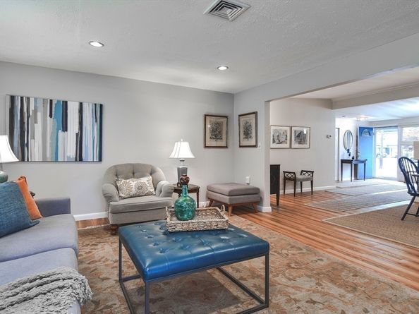 52 Lohnes Rd, Framingham MA 01701