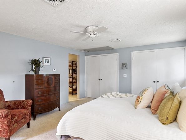 52 Lohnes Rd, Framingham MA 01701