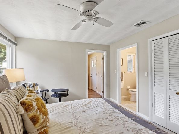 52 Lohnes Rd, Framingham MA 01701