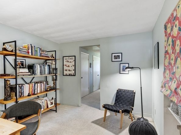 52 Lohnes Rd, Framingham MA 01701