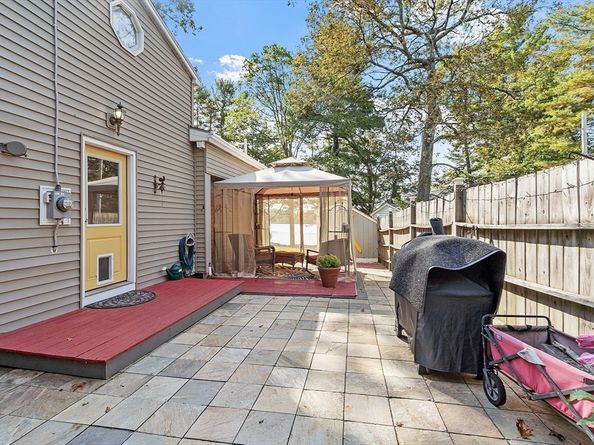 20 4th Lane, Chelmsford MA 01824